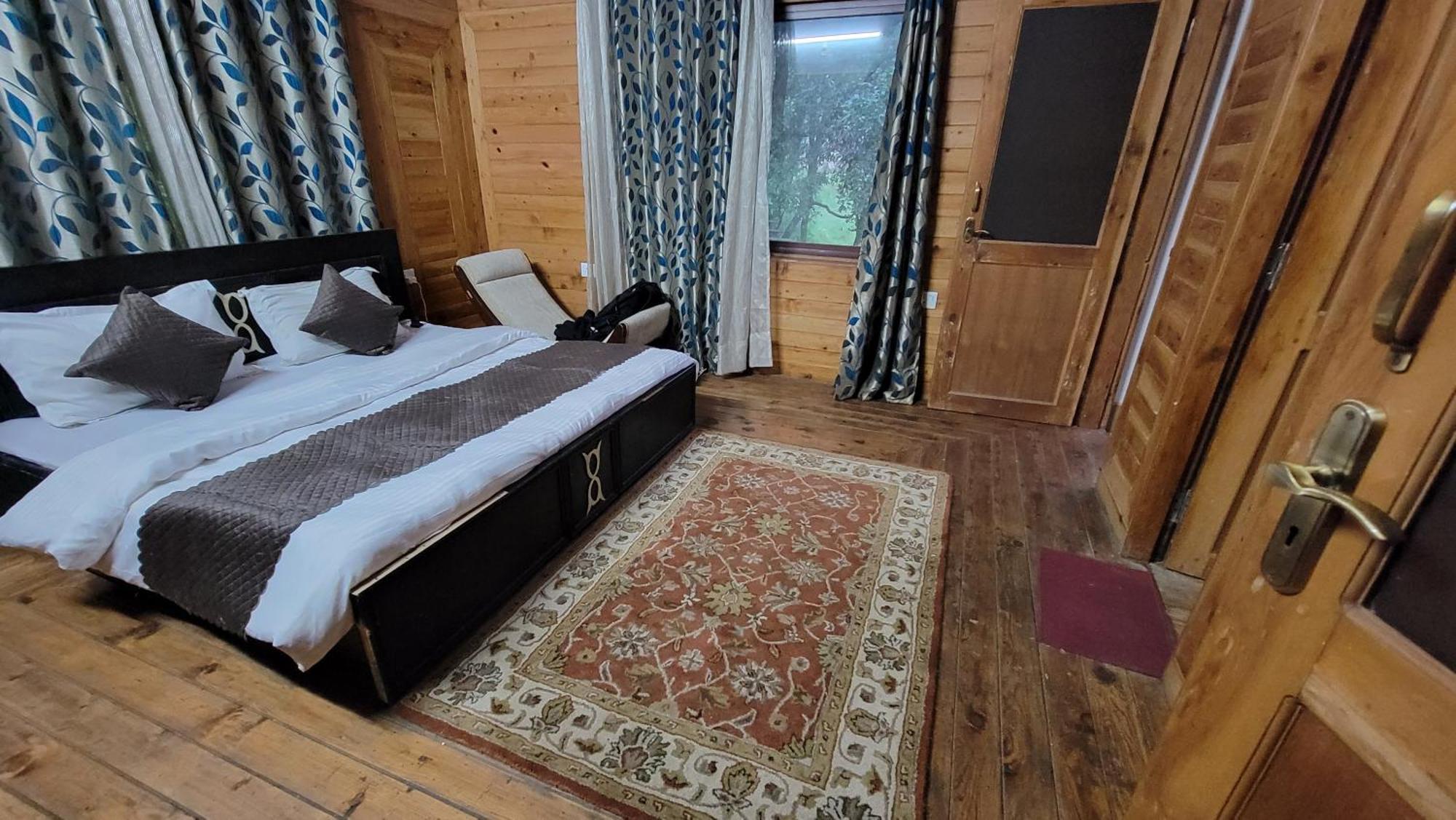 The Canadian Woods Resort Найнітал Номер фото